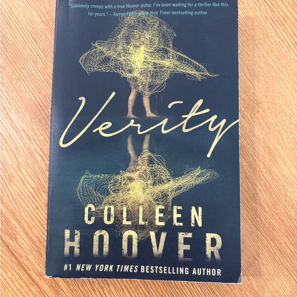 Verity by Colleen Hoover – Paperback, Good Condition